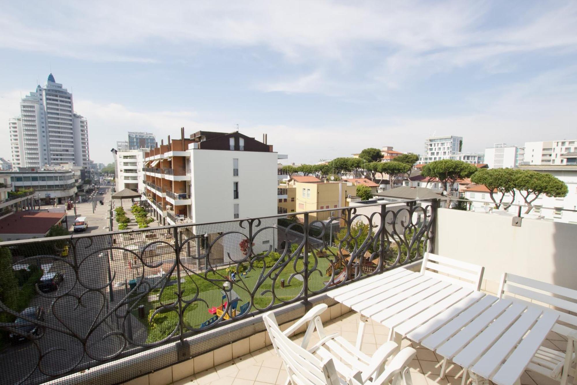 Bagni Miramare - Home Immobiliare Jesolo Exteriör bild
